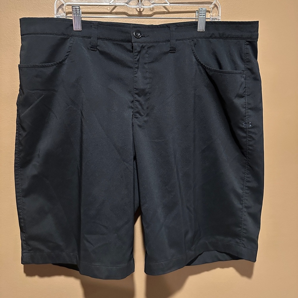 Under Armour	Black	Heat Gear - Loose fit
